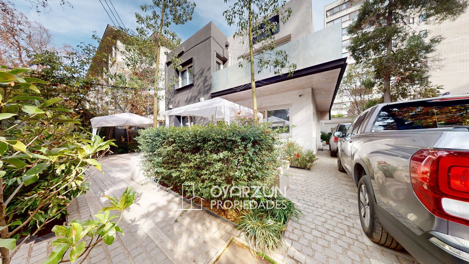 Casa oficina remodelada con 345 m² de terreno