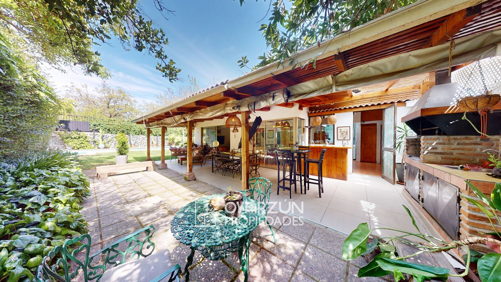 Casa de 5 dormitorios con terreno de 498 m²