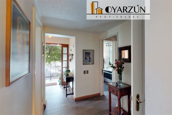 Se Vende Casa En Condominio de 4 Dormitorios, 4 Baños, Estar, 2 Estacionamientos, 330 Metros Totales