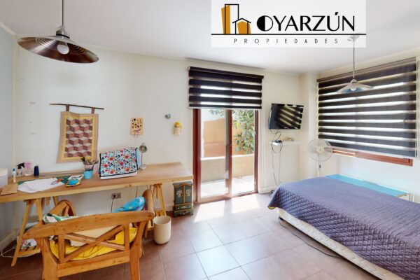 Se Vende Casa En Condominio de 4 Dormitorios, 4 Baños, Estar, 2 Estacionamientos, 330 Metros Totales