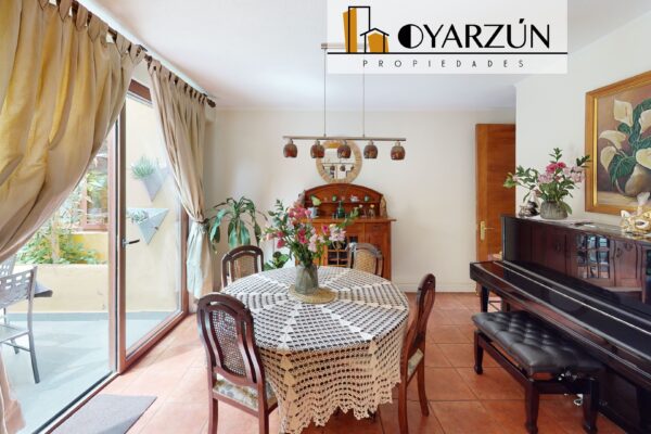 Se Vende Casa En Condominio de 4 Dormitorios, 4 Baños, Estar, 2 Estacionamientos, 330 Metros Totales