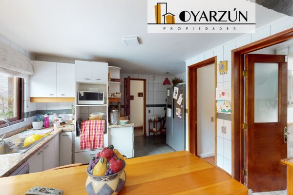 Se Vende Casa En Condominio de 4 Dormitorios, 4 Baños, Estar, 2 Estacionamientos, 330 Metros Totales